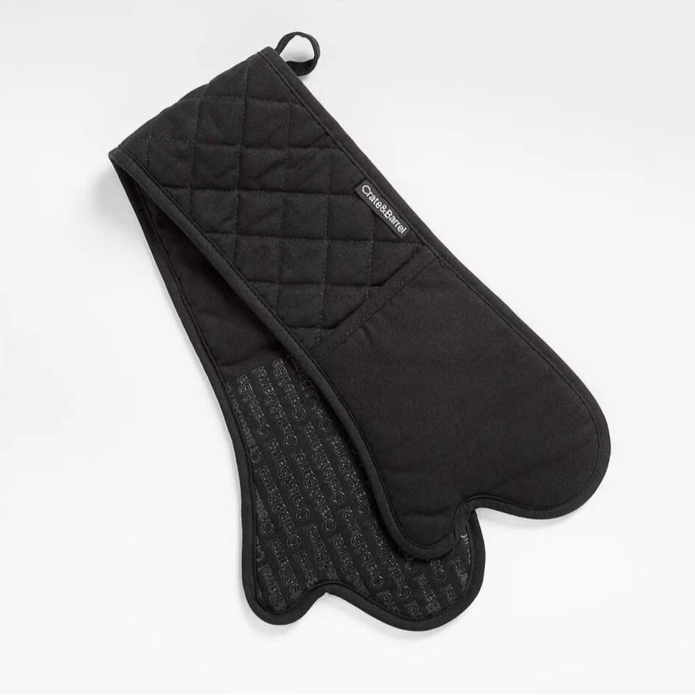 Crate&Barrel Silicone Double Grip Quilted Oven Mitts -New